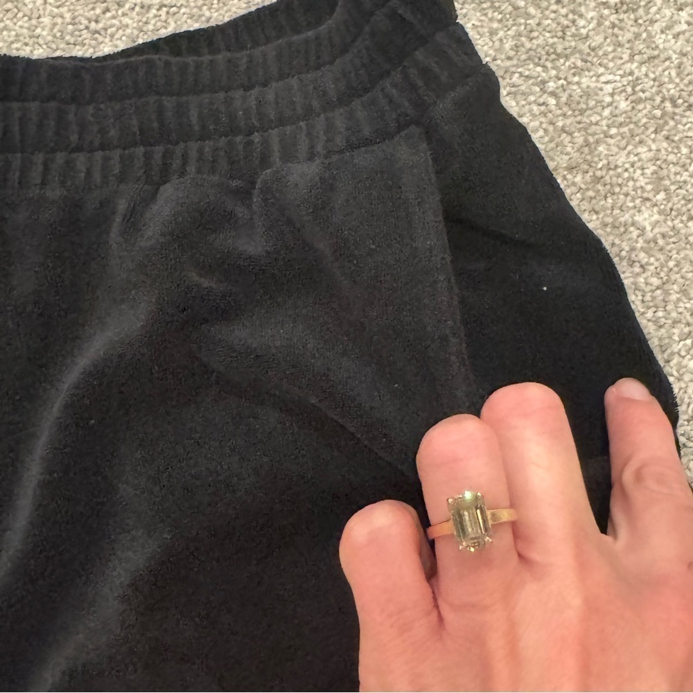 Alo sold out black terry cloth shorts size small EUC - Picture 5 of 7